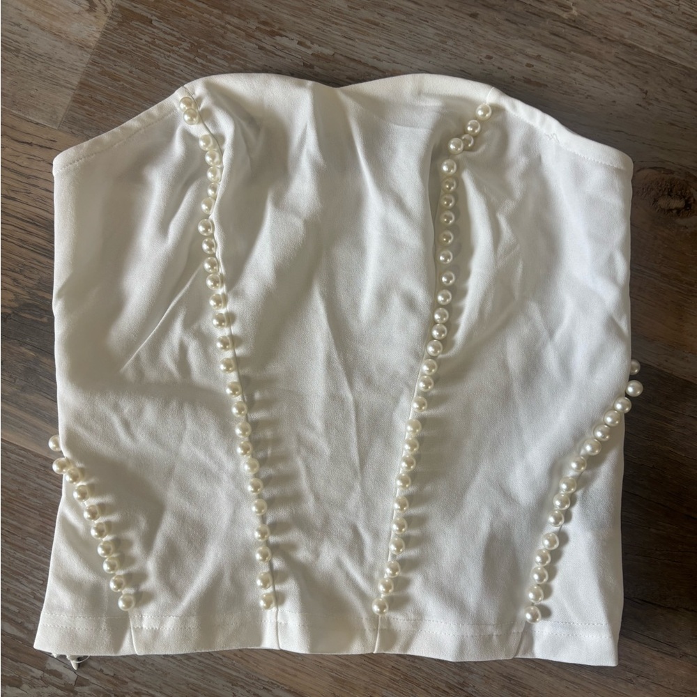 Elegant White Strapless Top with Pearl Detailing